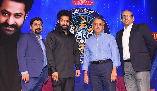 ఎన్టీఆర్ మీద అభిమానం... సోషల్ మీడియా కష్టం పోయే ప్రమాదం