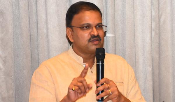 JD Lakshmi Narayana Making A Political Statement?