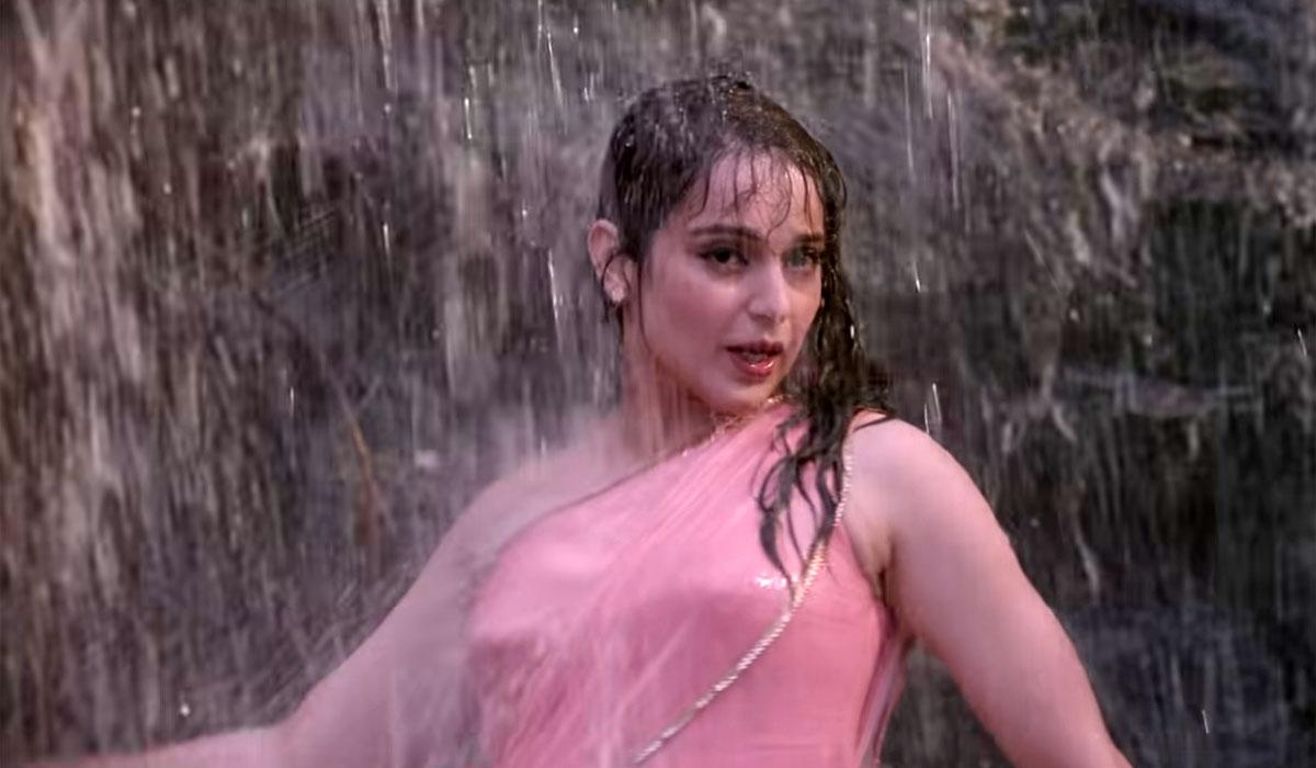 Kangana Ranaut Shoots 16 Hours In Rain Despite Fever