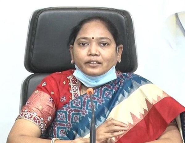 sucharitha comments on ys viveka murder issue
