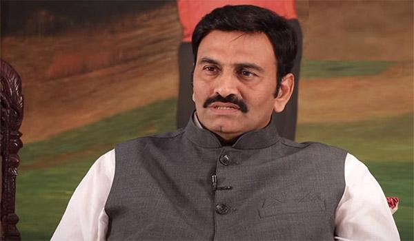 RRR Chooses A New Base To Fight Jagan