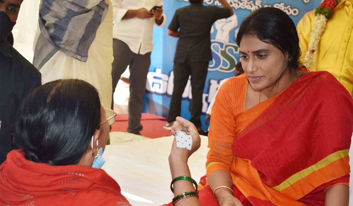 Sharmila Loses Media Glare