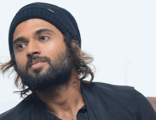 Vijay Deverakonda Bids Tearful Send-Off to Ailing Fan