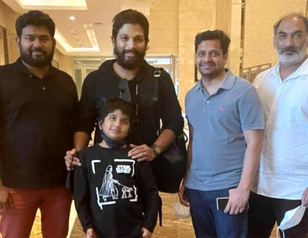 Allu Arjun Surprises Close Friend In Mumbai 