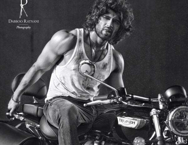  Vijay Deverakonda has graced the co Dabboo Ratnani Calendar 2021. 
