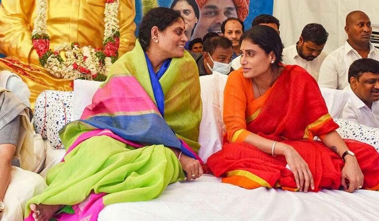 YS Sharmila - YS Vijayamma