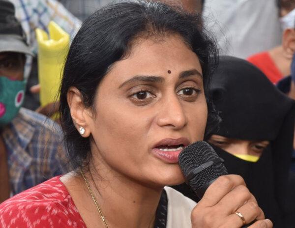 ys sharmila fires on TRS and kcr