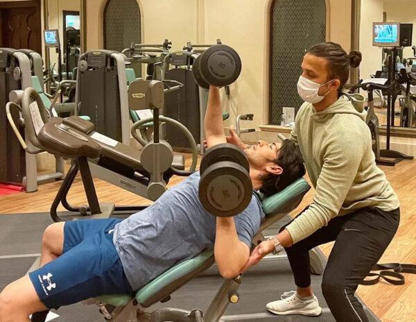 Pic Talk: Mahesh Babu Pumping Iron In Gym