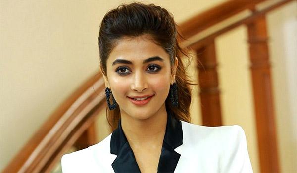 Pooja Hegde Shows A New Angle