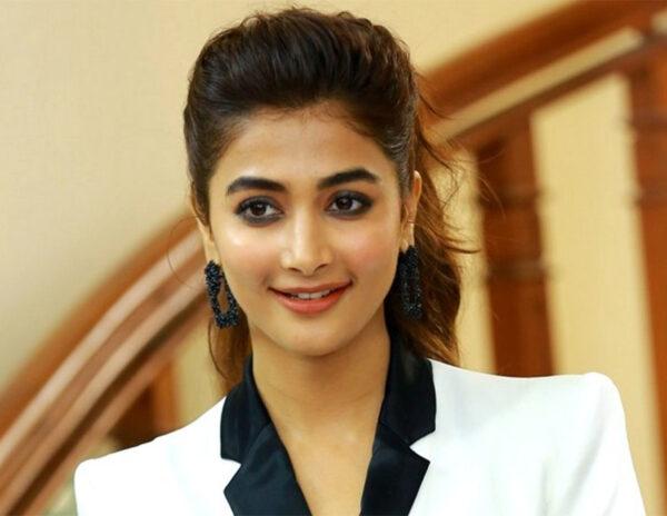 Pooja Hegde Shows A New Angle