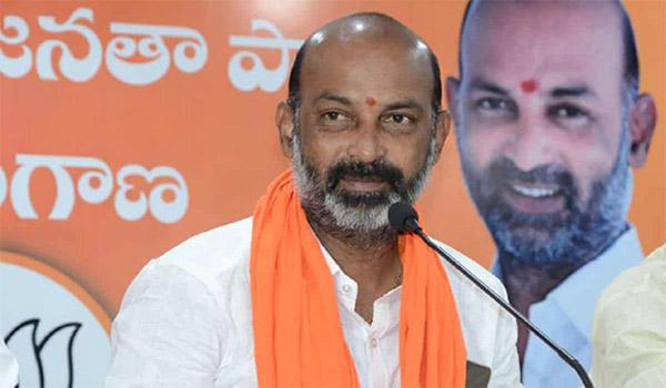 Roja Served Royyala Biryani For KCR?
