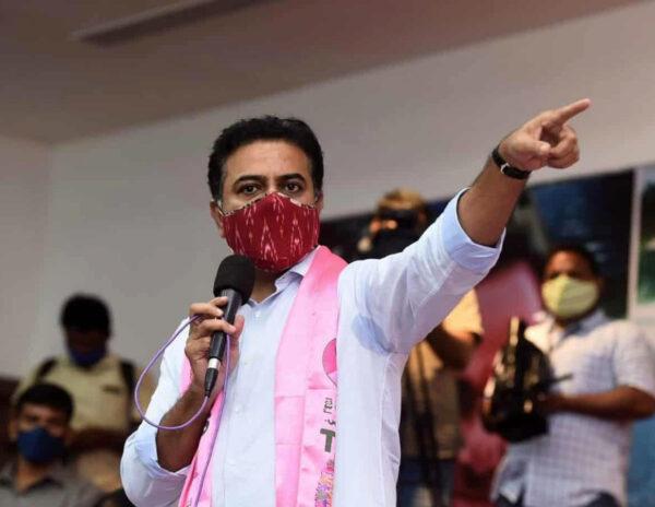 Viral Video KTR Kind Heart At Display!