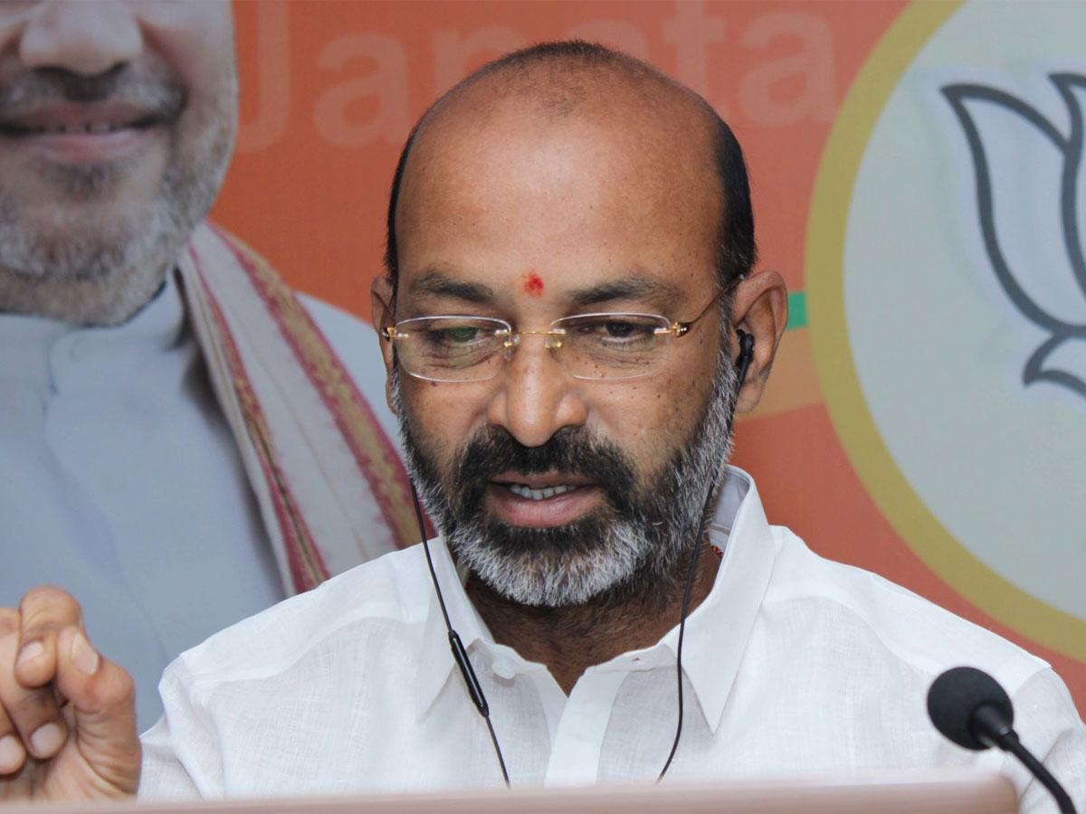 Bandi Sanjay Eyeing A Big Fish In TRS