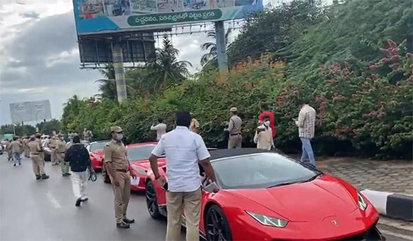Watch: Luxury Cars Of Hyderabad In I-Day Celebrations