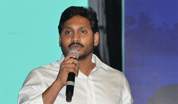 Senior Babus Embarass Jagan Before Modi