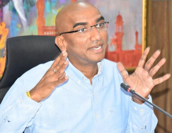 Swaeroes Praveen Kumar Locks His Political Future!