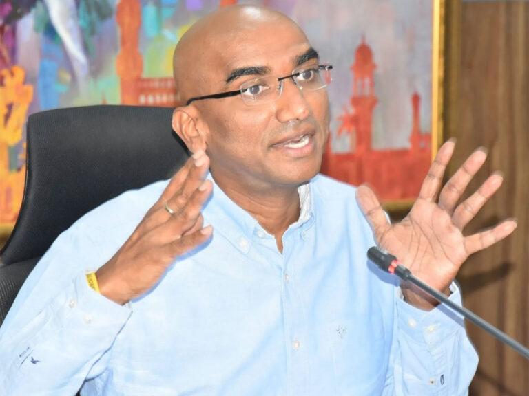 Swaeroes Praveen Kumar Locks His Political Future!
