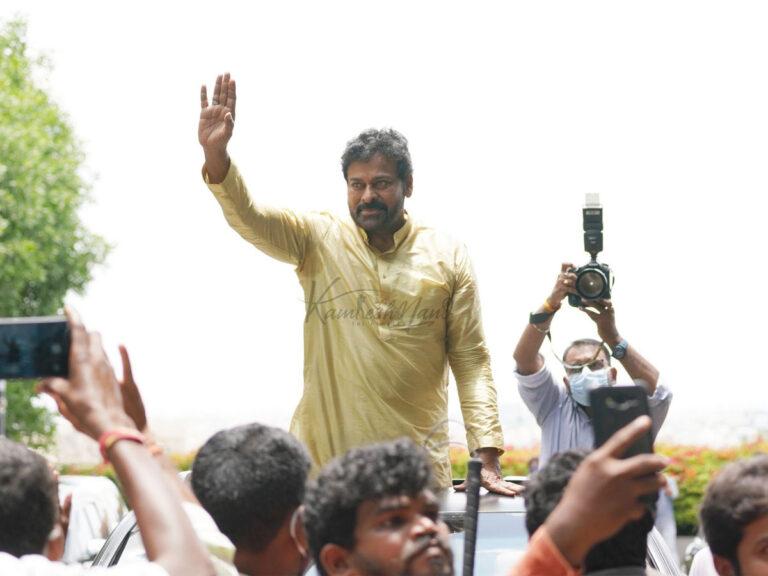Watch Specially-abled Fans Tribute To Chiranjeevi!