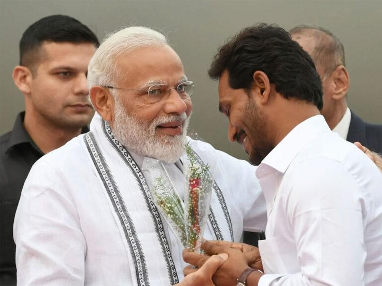 YS Jagan - Narendra Modi- NDA YSRCP