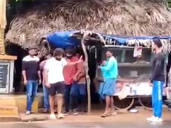 Viral Video: Allu Arjun's Breakfast @ A Roadside Bandi
