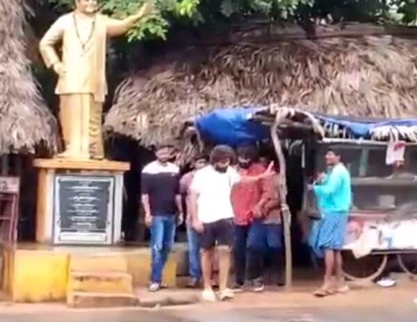 Viral Video: Allu Arjun's Breakfast @ A Roadside Bandi
