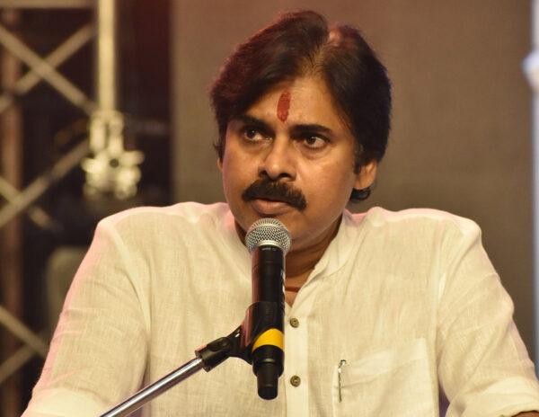 Pawan Kalyan Embarrassed Chiranjeevi