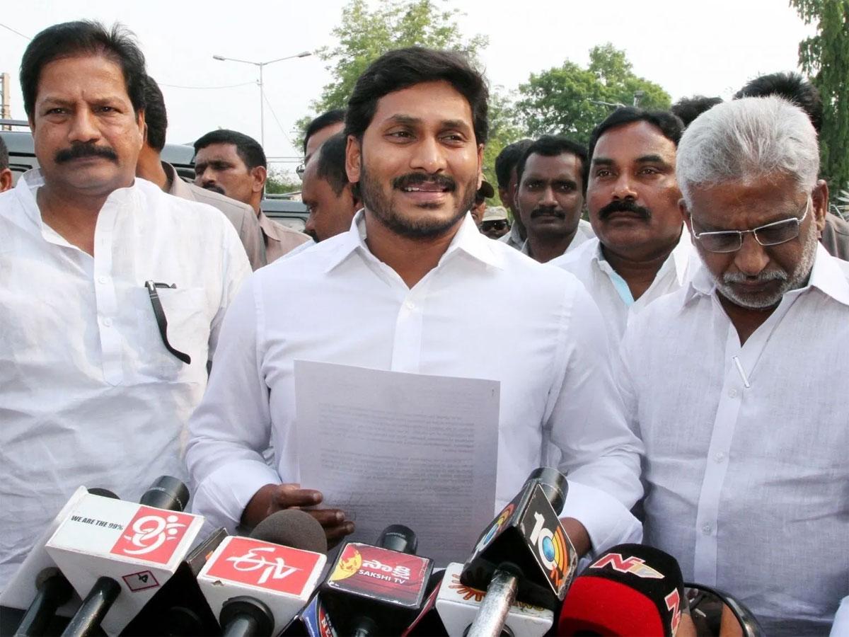 Blue Media Desperately Trying To Elevate YSR Congress!