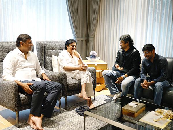 pawan kalyan harish shankar mythri movie makers new update