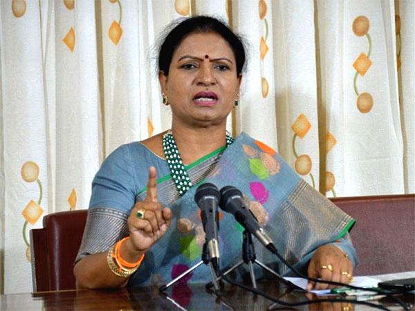 Buses Carrying Huzurabad EVMs Go To TRS Leader's Hotel