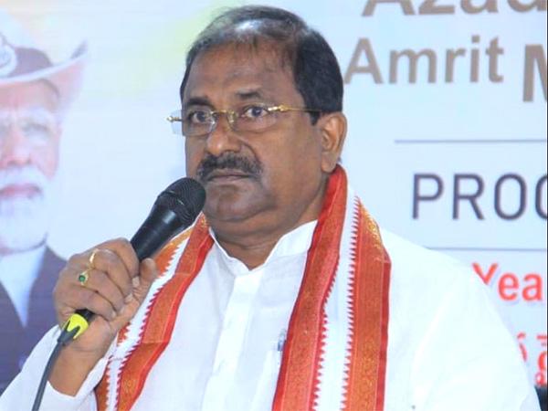 Somu Veerraju Proved More Intelligent Than Pawan Kalyan?