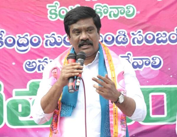 Andhrollu Who Exploited Telangana Are Begging Now: TS Minister
