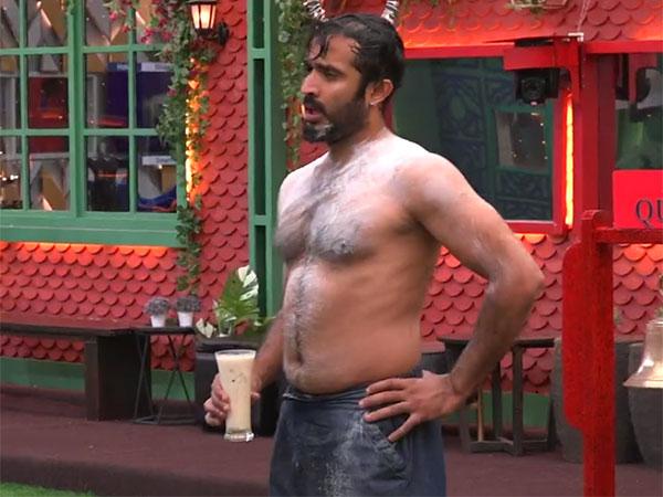 Bigg Boss: S5: E60: Super Heroes vs Super Villians