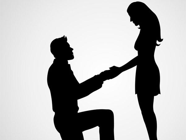 Hero Proposes To Fiance On Stage