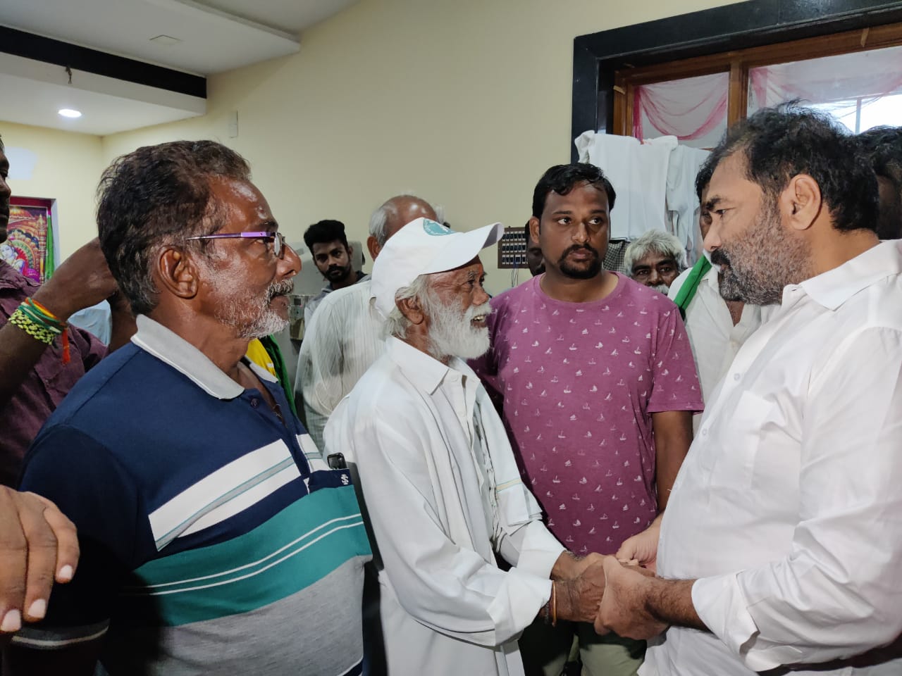 Kotamreddy Sridhar Reddy supports Amaravati Farmers Padayatra