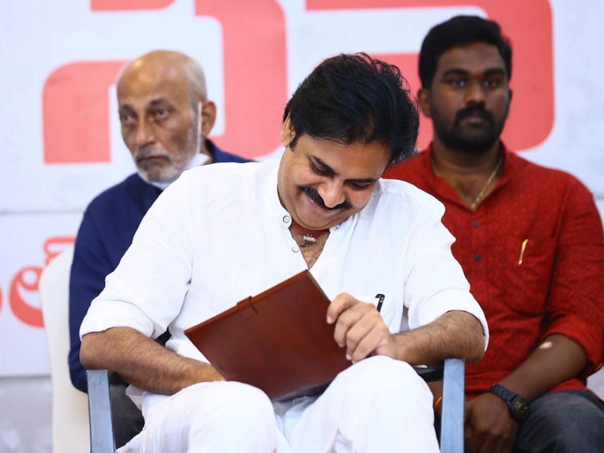 ఏం రైమింగ్... పవన్ కళ్యాణ్..!