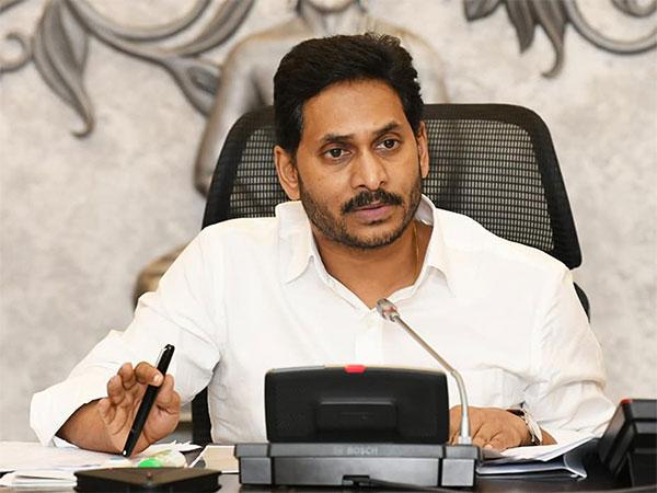 అప్పుడు లేచిన నోర్లు... ఇప్పుడు లేవవేం..!