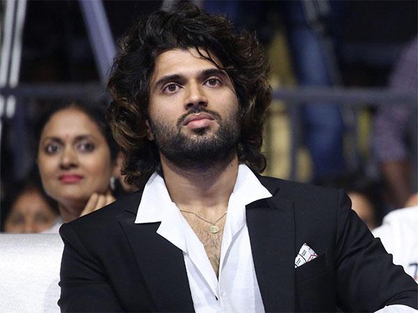 ఎంతదాకైనా వెళ్తానంటోన్న విజయ్ దేవరకొండ...!