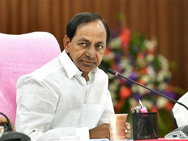 కేసీఆర్ సర్కార్... వాట్ ఈజ్ దిస్..!