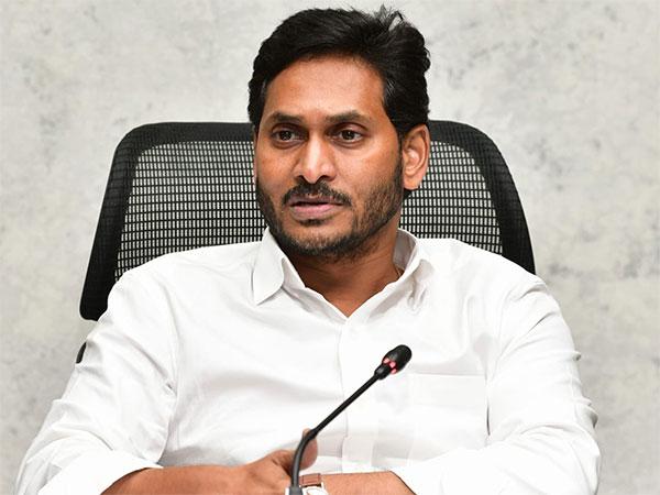 జగన్ సర్కార్ పరువు తీసేసారా?