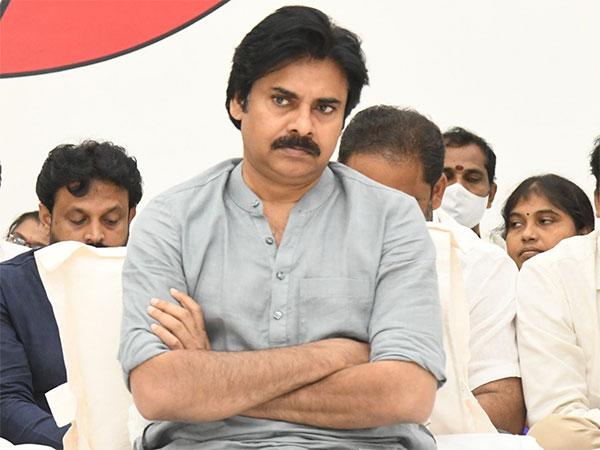 పవన్ కు పొంచి ఉన్న భీమవరం గండం!