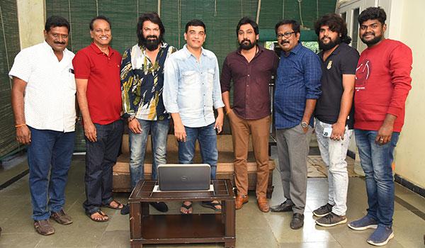 "బద్మాష్ గాళ్లకి బంపర్ ఆఫర్" ఫస్ట్ లిరికల్ సాంగ్ లాంఛ్ చేసిన స్టార్ ప్రొడ్యూసర్ దిల్ రాజు