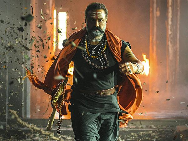 సంక్రాంతి రేసులో బ్లాక్ బస్టర్!