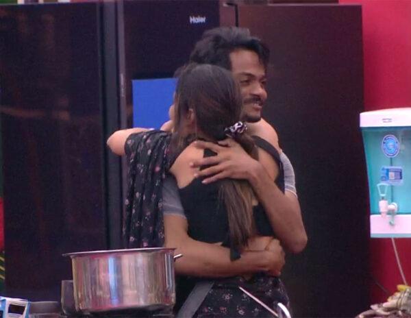 Bigg Boss: S5: E104: Siri-Shanmukh romance gets too much!