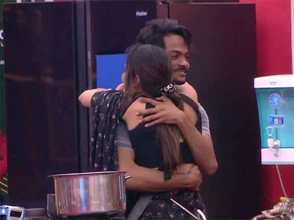 Bigg Boss: S5: E104: Siri-Shanmukh romance gets too much!