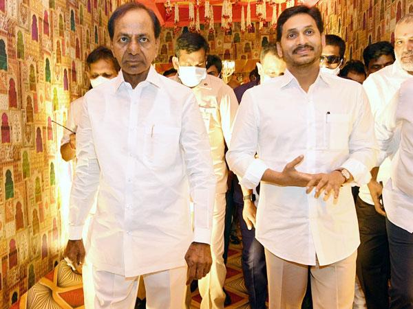 Tollywood Planned Common Sanmanam For Jagan & KCR
