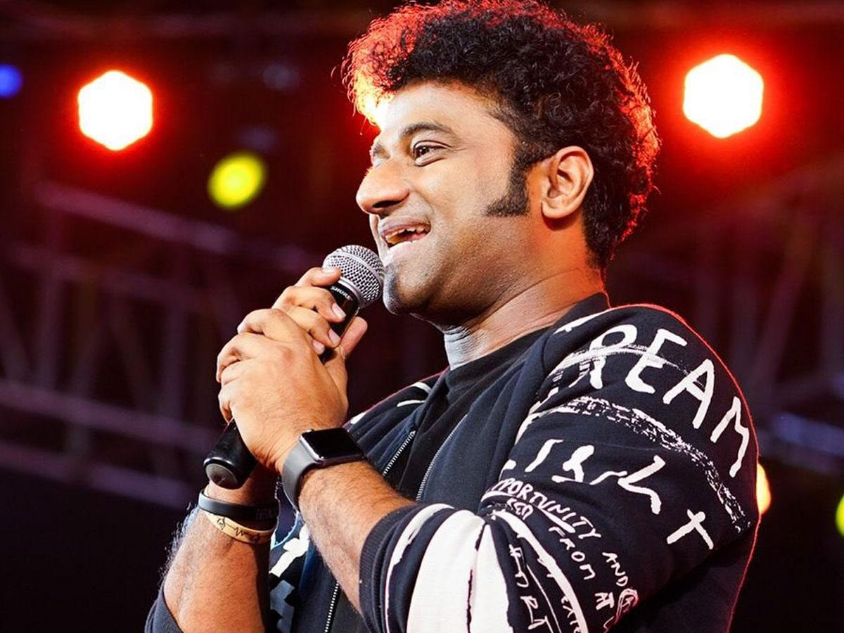 దేవిశ్రీ... జగన్ వింటే హర్ట్ అవుతారేమో..?