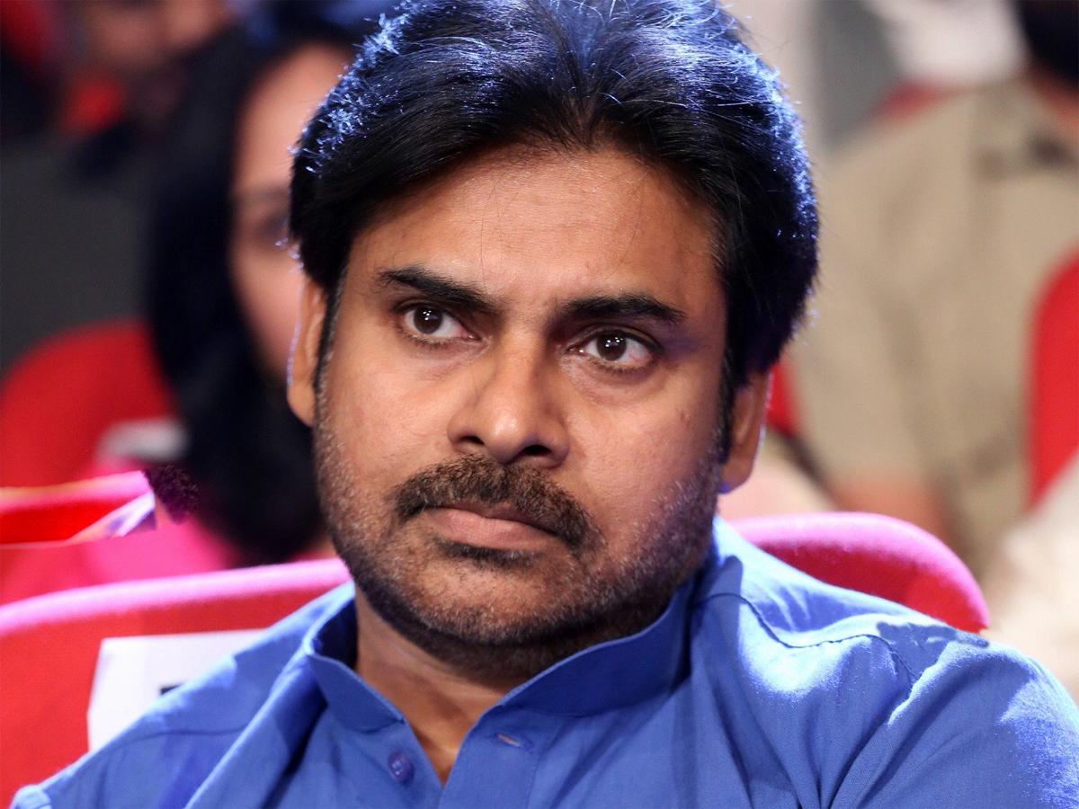 Pawan Kalyan Fans tweets on RRR Trailer