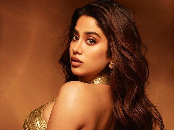 Pic Talk: Janhvi Kapoor Flaunts Killer Shapes