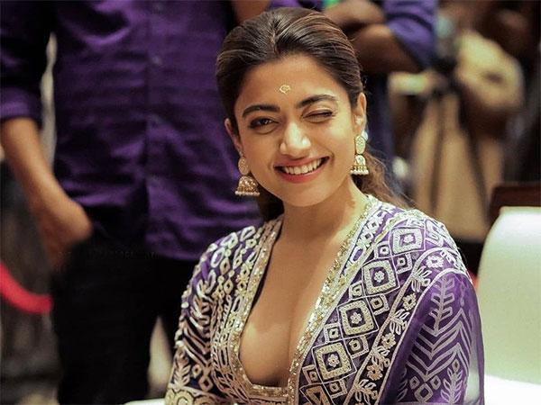 Rashmika Spicing Up Pushpa Pressmeets
