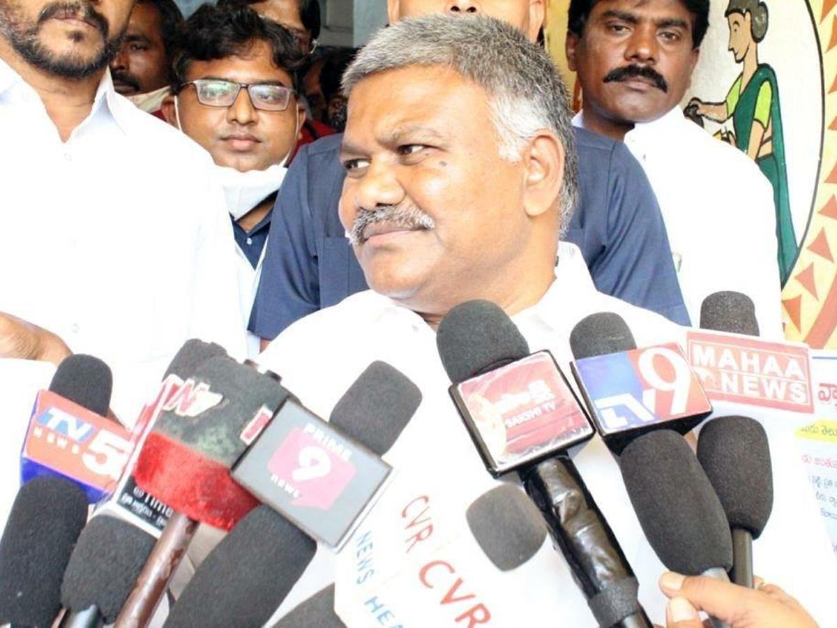 kethi reddy pedda reddy comments on  jagan